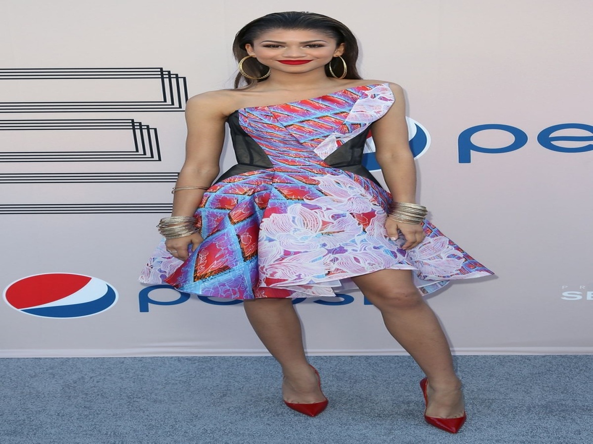 zendayas-daring-fashion-transformation-journeying-from-disney-star-to-fashion-icon Zendaya’s Daring Fashion Transformation: Journeying from Disney Star to Fashion Icon - Photo Gallery