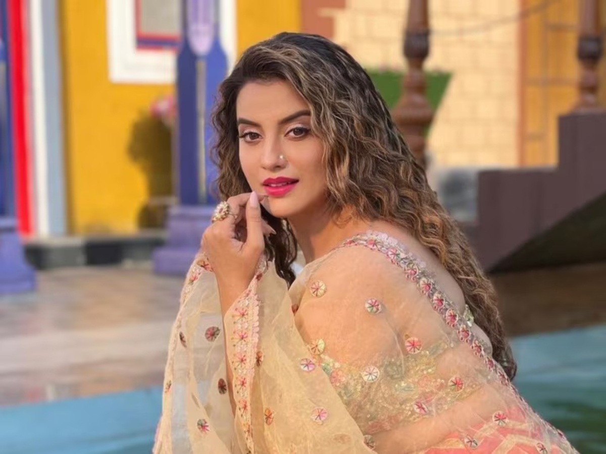 bhojpuri-actresses-the-rising-stars-who-outshine-bollywood-divas Bhojpuri Actresses: The Rising Stars Who Outshine Bollywood Divas - Photo Gallery