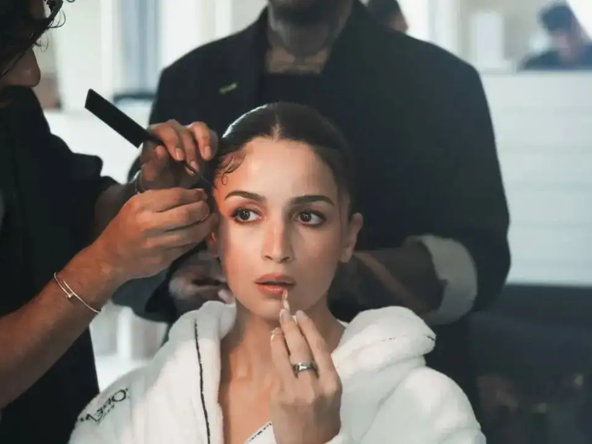 6-essential-beauty-rituals-to-start-in-your-30s-for-timeless-and-radiant-skin 6 Essential Beauty Rituals to Start in Your 30s for Timeless and Radiant Skin - Photo Gallery
