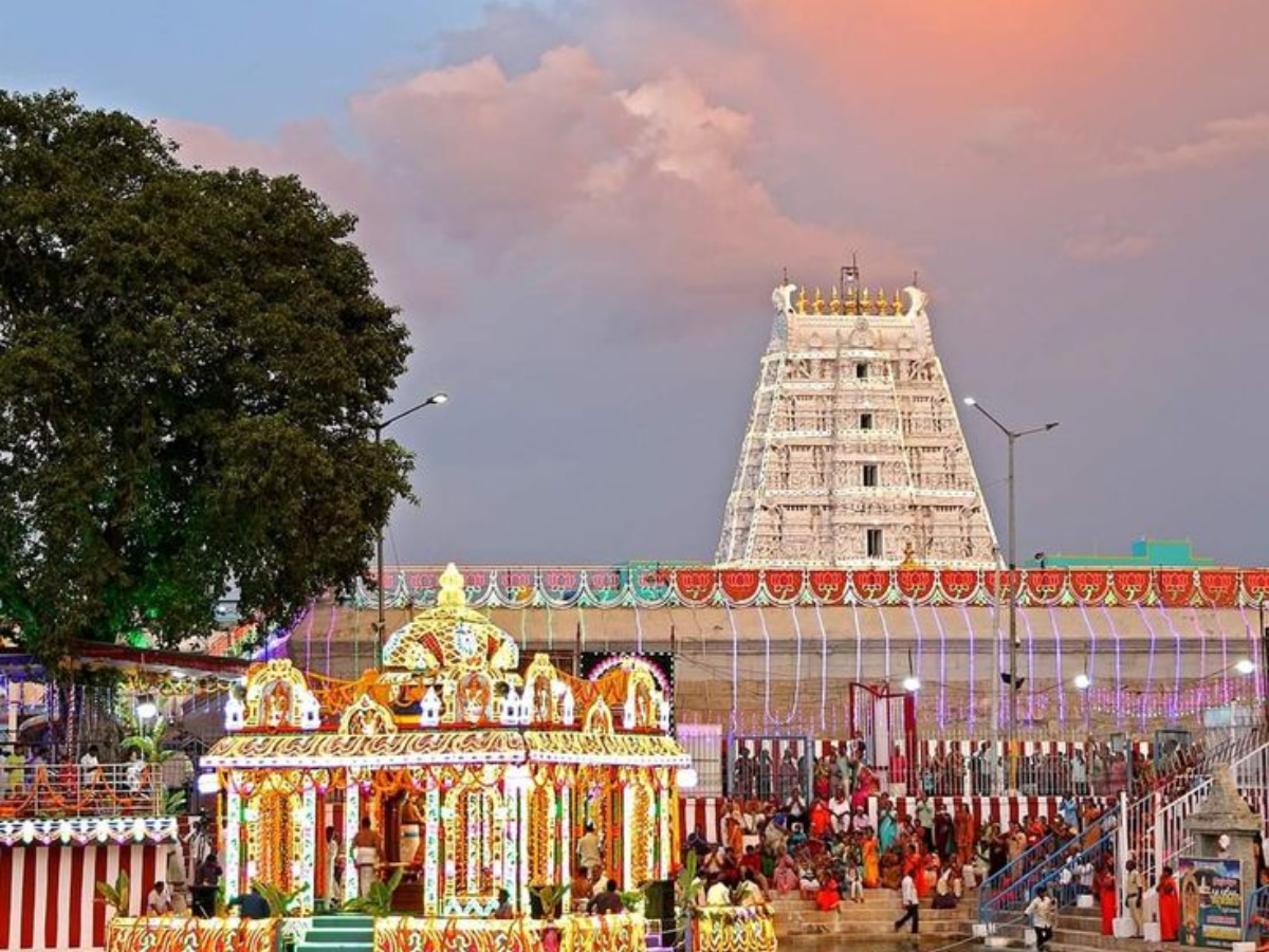 sawan-2025-in-pics-here-are-the-list-of-temples-you-must-visit-this-monsoon Image Credit - Pinterest - Photo Gallery