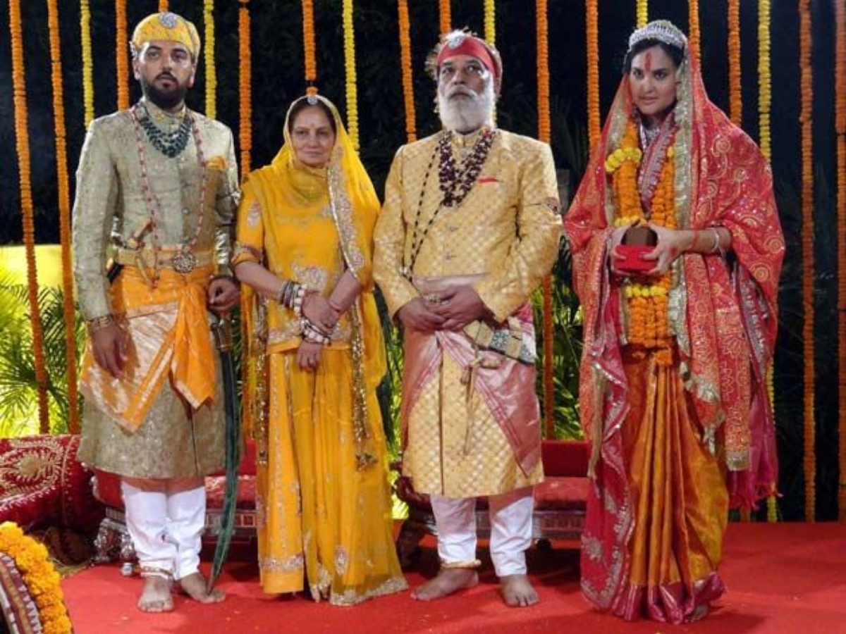 indian-royal-families-who-still-live-in-grandeur-and-luxury-in-pics Image Credit - Pinterest - Photo Gallery