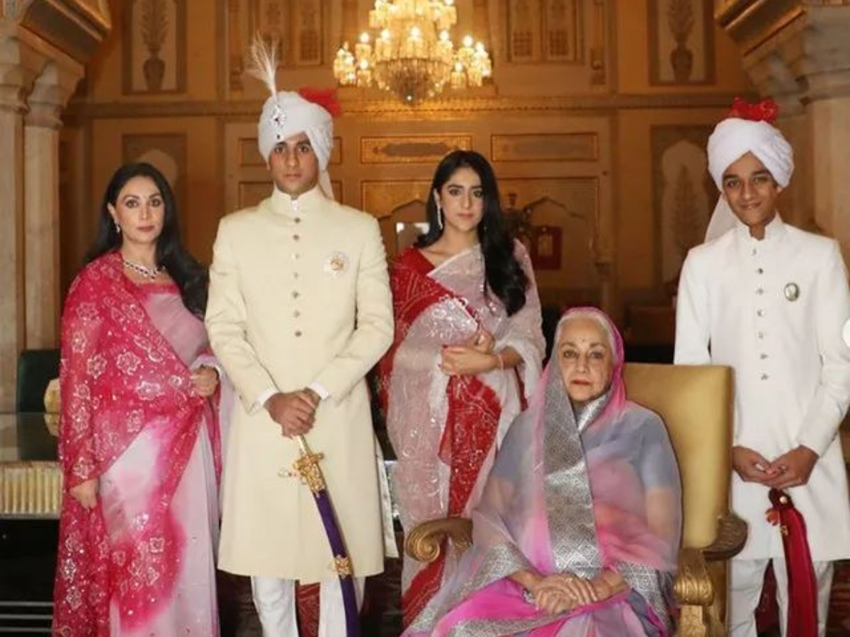 indian-royal-families-who-still-live-in-grandeur-and-luxury-in-pics Image Credit - Pinterest - Photo Gallery