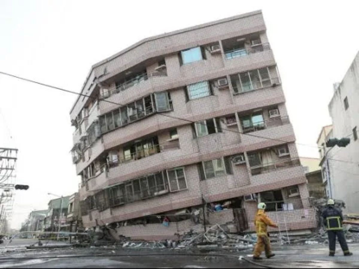 delhis-7-most-powerful-earthquakes-historic-shakes-that-rattled-the-capital-over-time Delhi’s 7 Most Powerful Earthquakes: Historic Shakes That Rattled the Capital Over Time - Photo Gallery