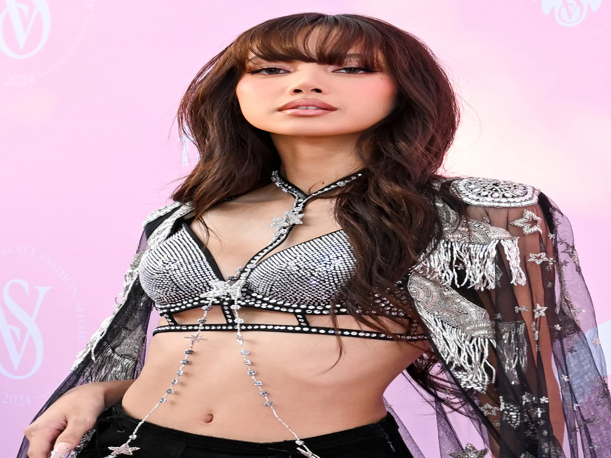 controversial-bikini-styles-that-sparked-celebrity-backlash Controversial Bikini Styles That Sparked Celebrity Backlash - Photo Gallery