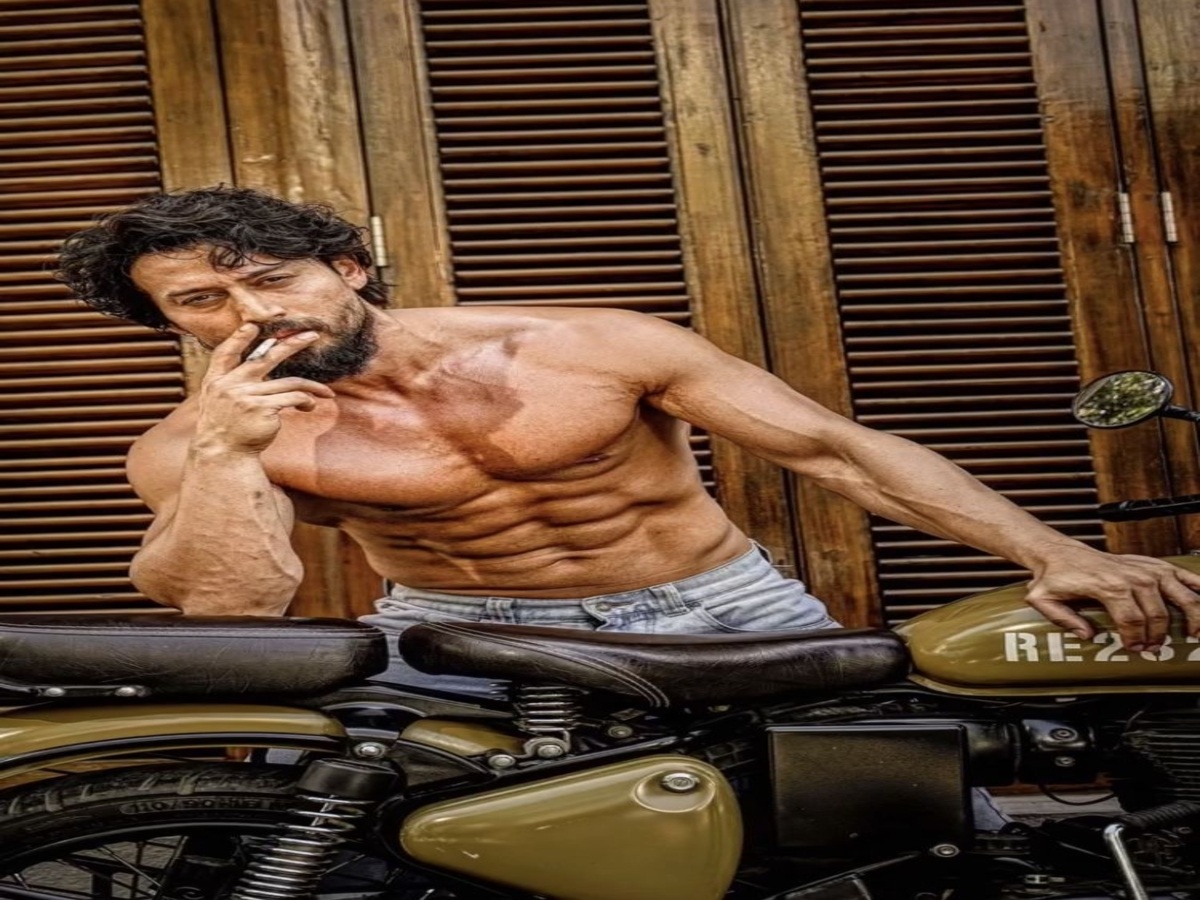 top-6-instances-when-bollywood-stars-shared-sizzling-thirst-traps Top 6 Instances When Bollywood Stars Shared Sizzling Thirst Traps - Photo Gallery