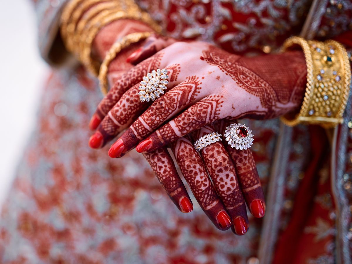 5-auspicious-sawan-mehndi-designs-for-unmarried-women-age-between-18-35 5 Auspicious Sawan Mehndi Designs For Unmarried Women - Photo Gallery