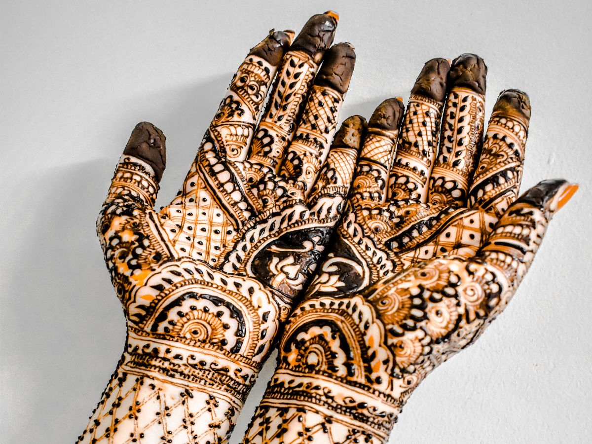 5-auspicious-sawan-mehndi-designs-for-unmarried-women-age-between-18-35 5 Auspicious Sawan Mehndi Designs For Unmarried Women - Photo Gallery