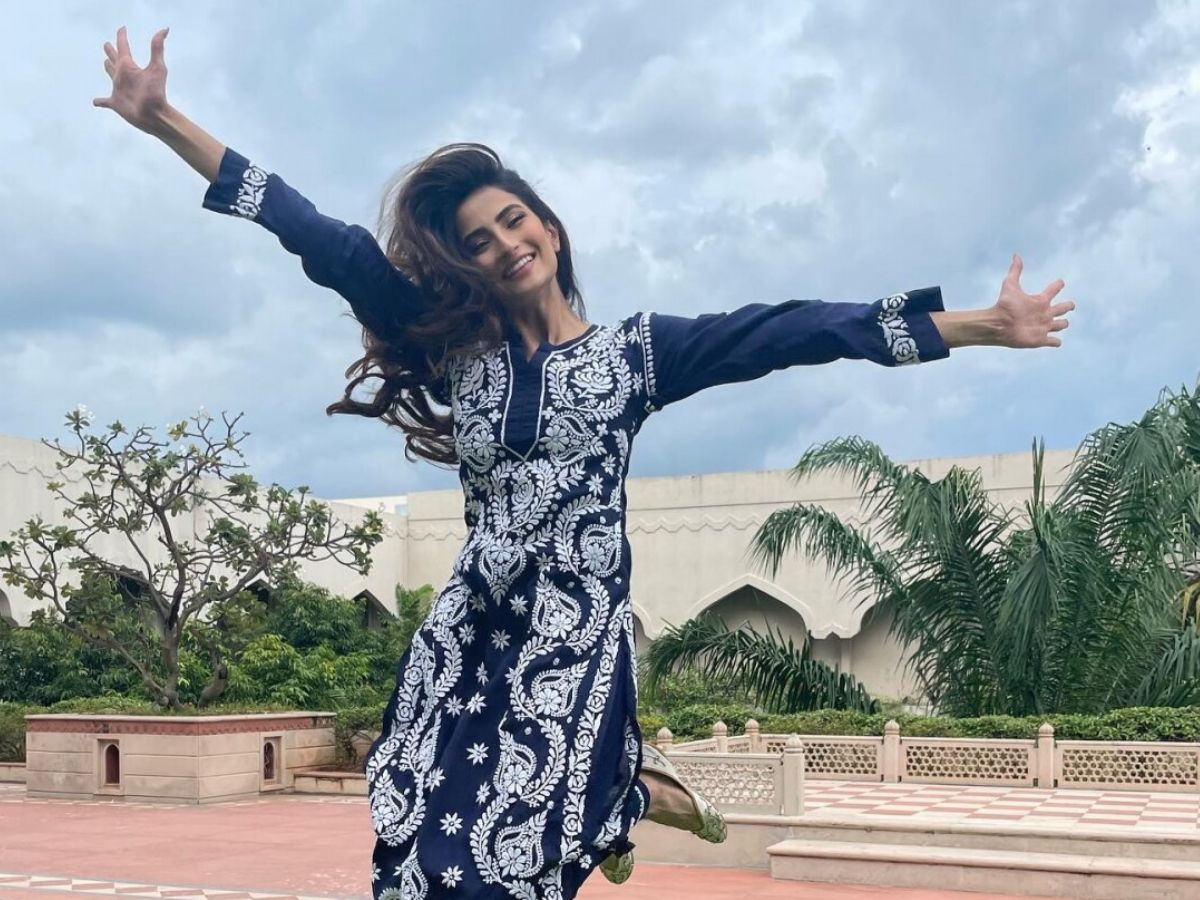 palak-tiwari-7-kurti-styles-a-fashion-disaster-fashionistas-are-shook Palak Tiwari 7 Kurti Styles a Fashion Disaster: Fashionistas Are Shook - Photo Gallery