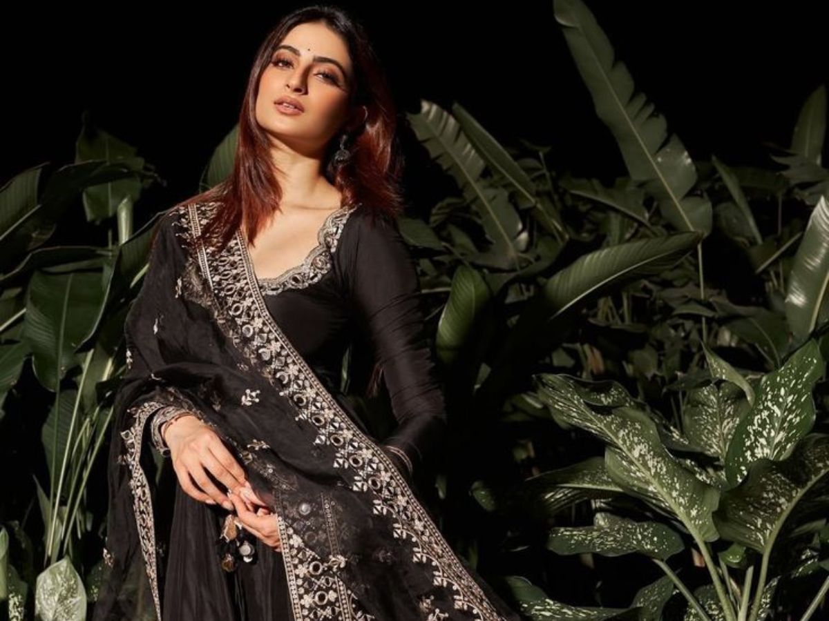 palak-tiwari-7-kurti-styles-a-fashion-disaster-fashionistas-are-shook Palak Tiwari 7 Kurti Styles a Fashion Disaster: Fashionistas Are Shook - Photo Gallery