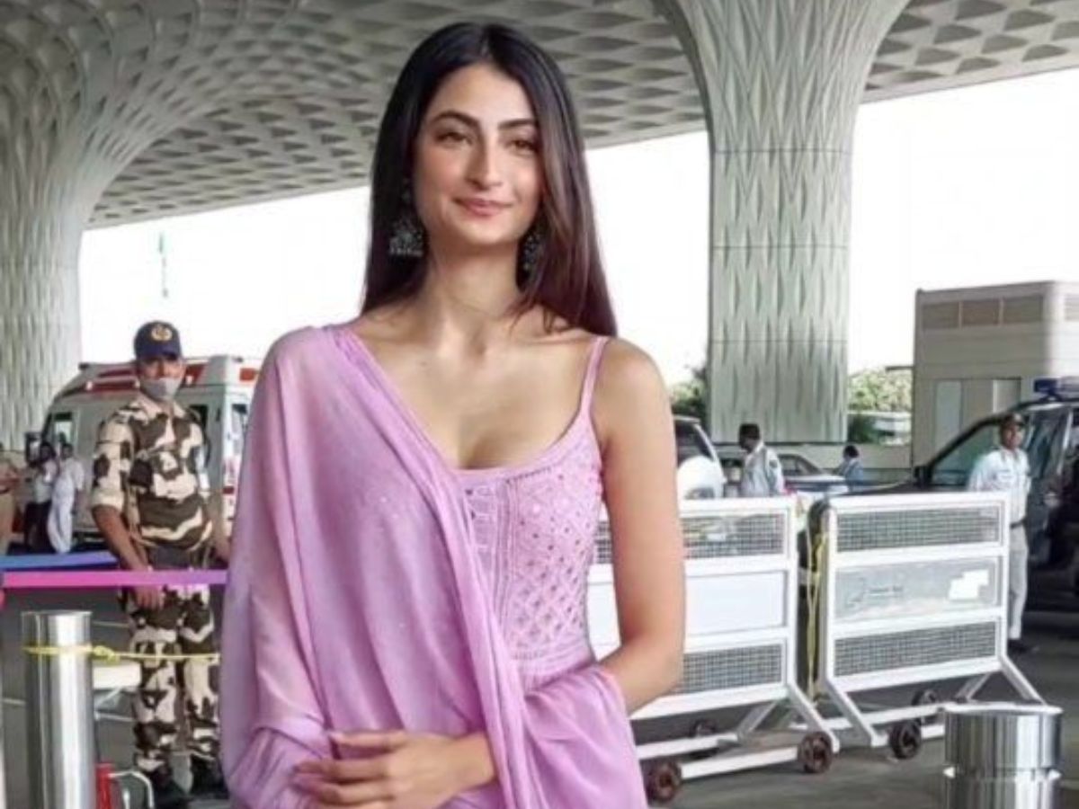 palak-tiwari-7-kurti-styles-a-fashion-disaster-fashionistas-are-shook Palak Tiwari 7 Kurti Styles a Fashion Disaster: Fashionistas Are Shook - Photo Gallery