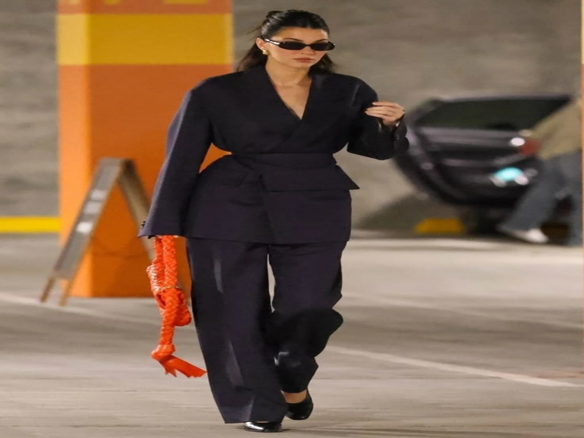 outfit-choices-that-pushed-boundaries-yet-went-unnoticed Outfit Choices That Pushed Boundaries — Yet Went Unnoticed - Photo Gallery