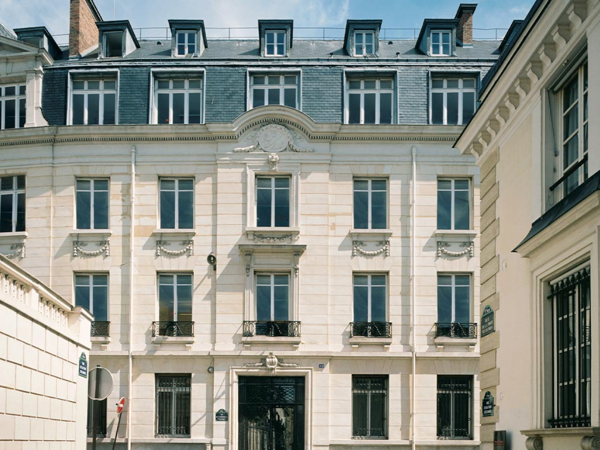 top-7-fashion-schools-in-the-world-that-shape-future-style-icons-industry-leaders Top 7 Fashion Schools in the World That Shape Future Style Icons & Industry Leaders - Photo Gallery
