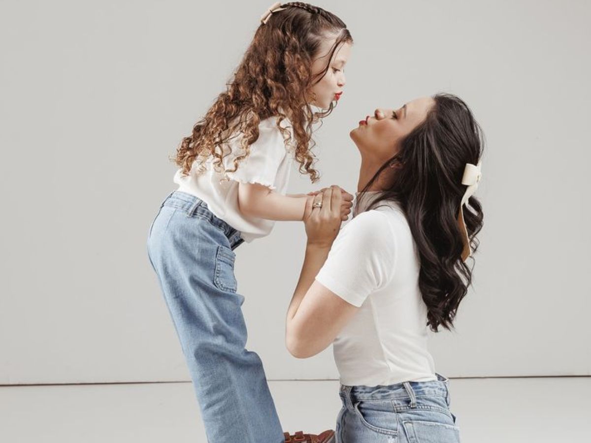 mother-daughter-conversation-lessons-every-mother-should-teach-her-daughter Mother-Daughter conversation: Lessons Every Mother Should Teach Her Daughter - Photo Gallery