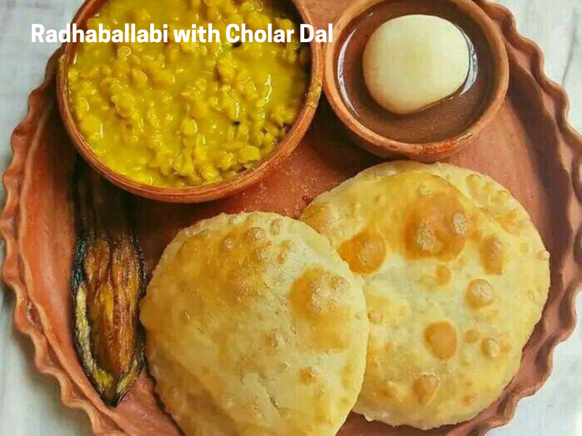 kolkata-food-trail-5-unique-street-eats Radhaballabi with Cholar Dal, A Breakfast Staple - Photo Gallery