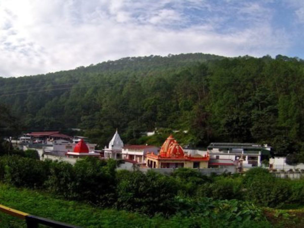 Baba Neem Karoli constructed platform at the site in Kainchi village - Photo Gallery