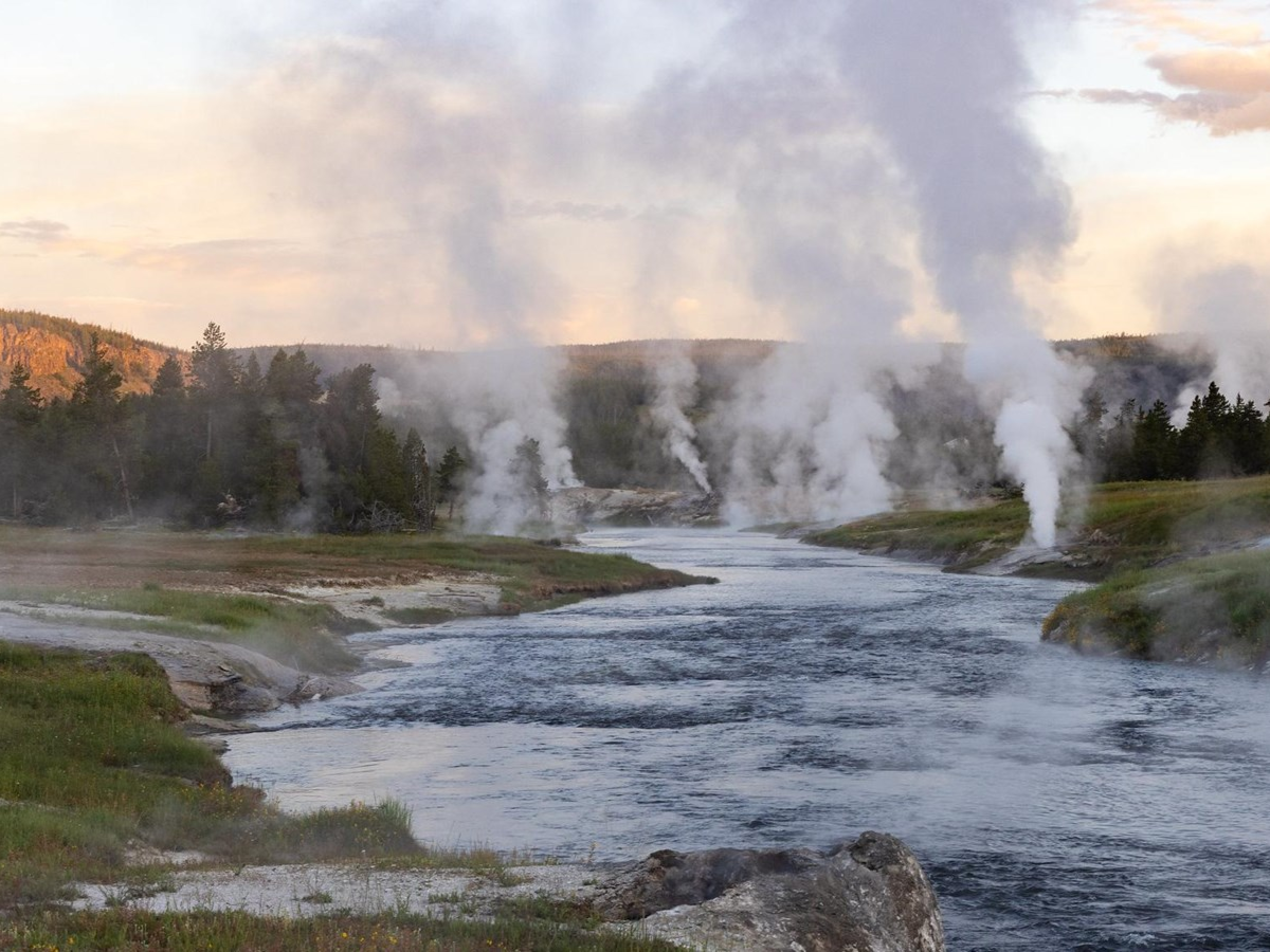 7-natural-rivers-streams-that-boil-on-their-own 7 Natural Rivers & Streams That Boil on Their Own - Photo Gallery