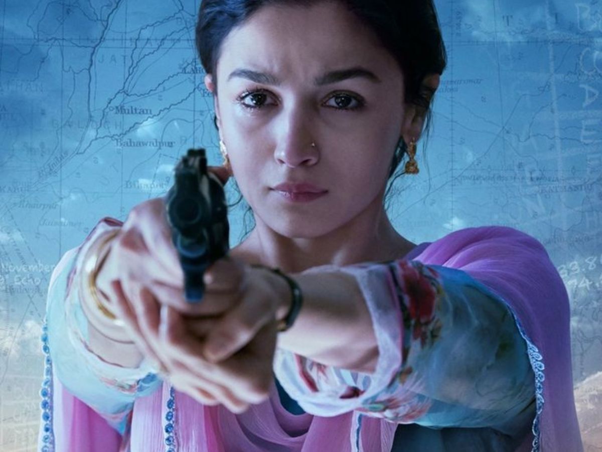 was-3-idiots-based-on-a-book-top-7-bollywood-movies-taken-from-novels Was 3 Idiots Based On A Book? Top 7 Bollywood Movies Taken From Novels - Photo Gallery