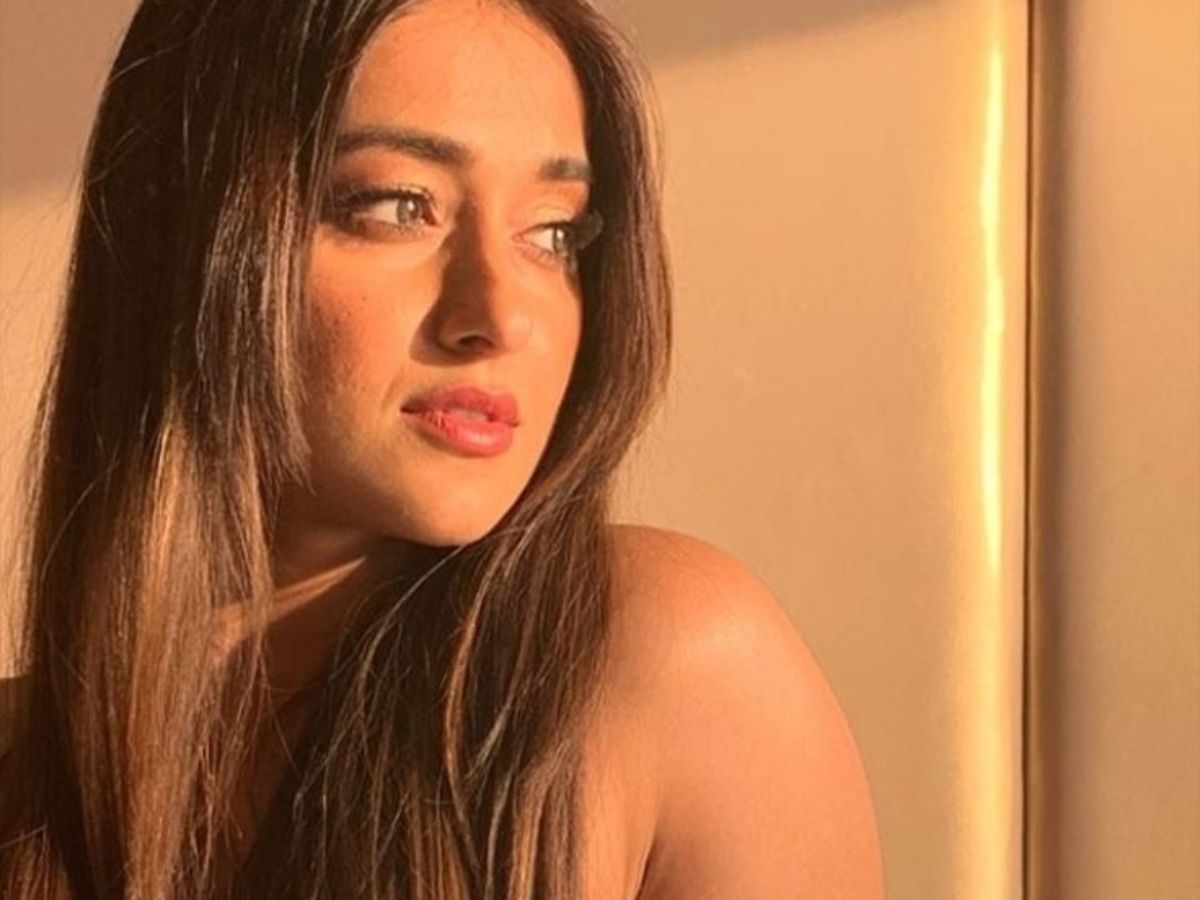 7-times-ileana-dcruz-left-us-stunned-queen-of-glamour-and-hotness-from-sizziling-beach-wear-to-bold-glam-shorts 7 Times Ileana D’Cruz Left Us Stunned : Queen of glamour And Hotness - Photo Gallery
