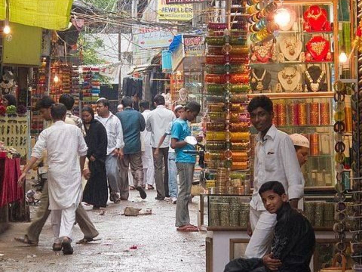 from-rumi-darwaza-to-tunday-kababi-a-photographic-tale-of-old-lucknow From Rumi Darwaza To Tunday Kababi: A Photographic Tale Of Old Lucknow