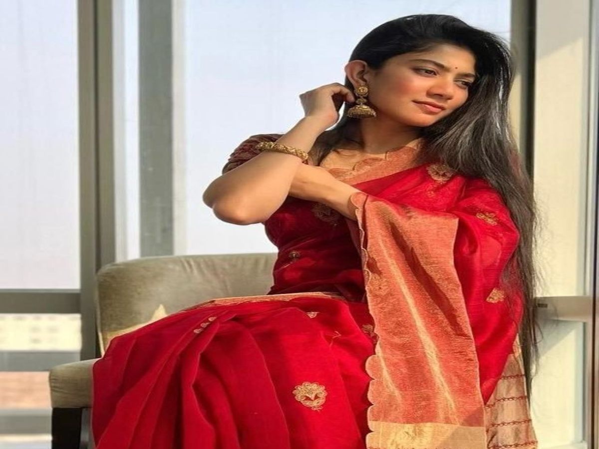 sai-pallavis-iconic-saree-styles-that-sparked-a-fashion-trend Sai Pallavi’s Iconic Saree Styles That Sparked a Fashion Trend - Photo Gallery