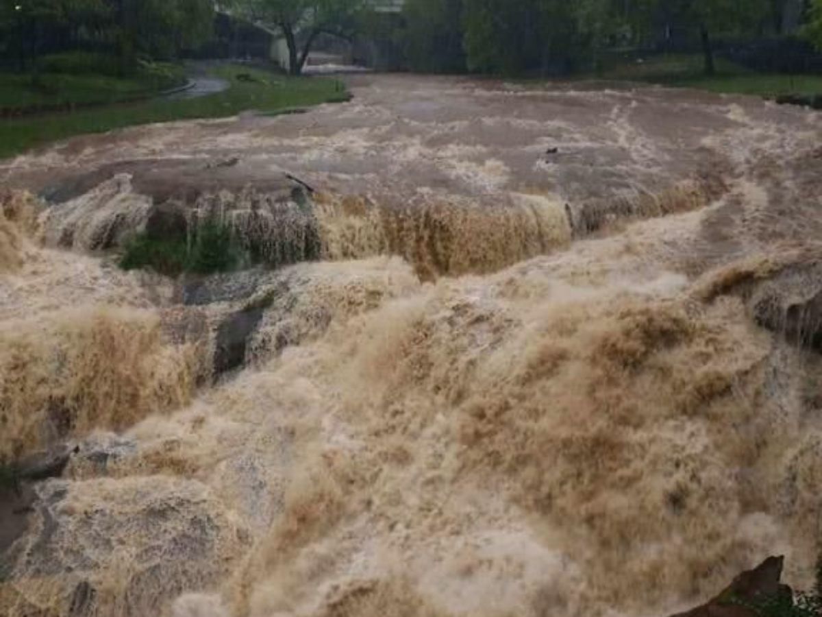 what-the-rain-took-away-real-faces-of-the-texas-floods Texas Floods: 9 Images That Capture The Extent Of Devastation - Photo Gallery