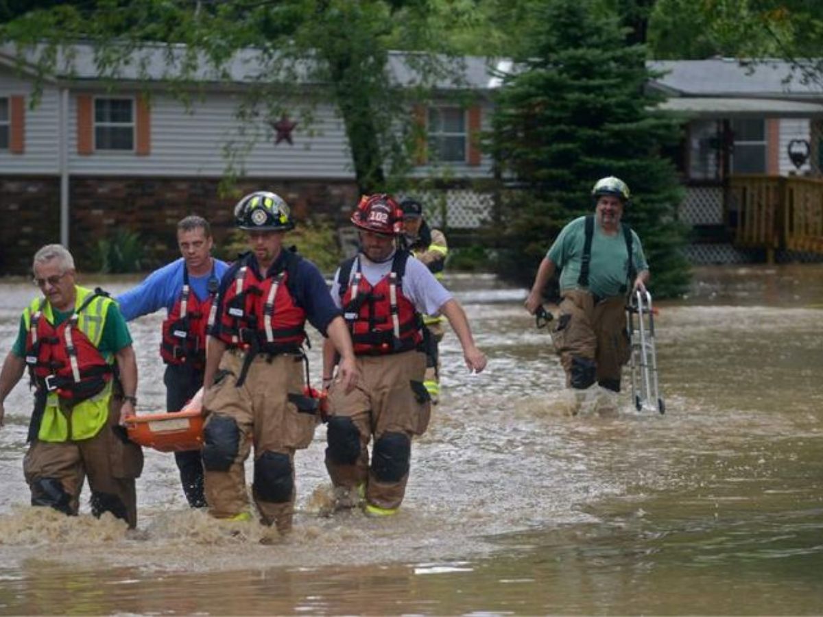 what-the-rain-took-away-real-faces-of-the-texas-floods Texas Floods: 9 Images That Capture The Extent Of Devastation - Photo Gallery