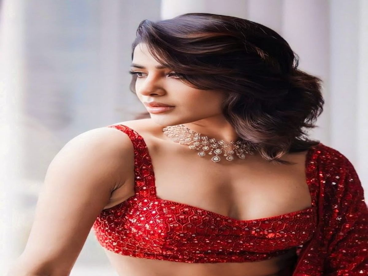 samanthas-daring-low-cut-tops-that-captivated-attention Samantha’s Daring Low-Cut Tops That Captivated Attention - Photo Gallery