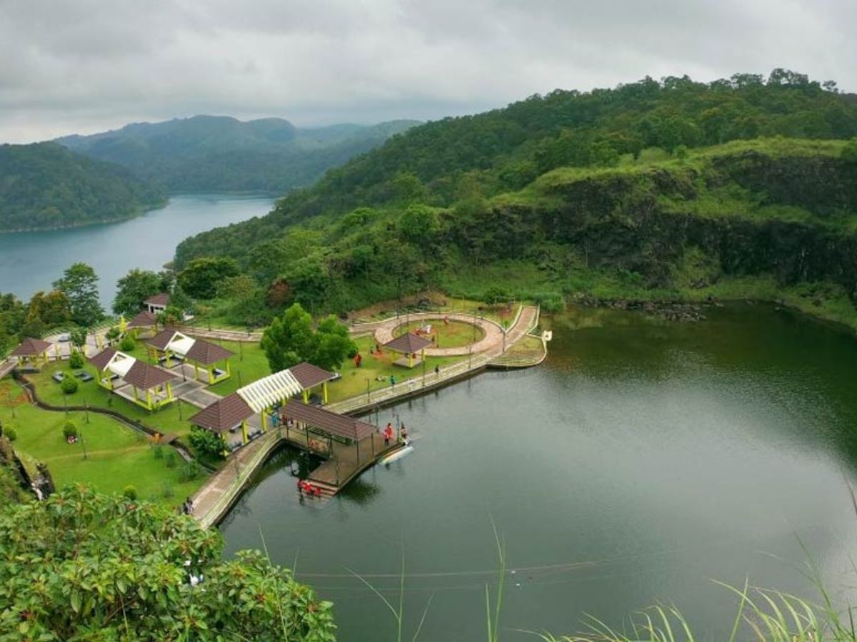 10-stunning-hill-stations-near-kerala-chill-out-this-summer-and-escape-to-the-hills-offers-refreshing-escape-from-the-tropical-heat 10 Stunning Hill Stations Near Kerala: Chill Out This Summer and Escape To The Hills - Photo Gallery