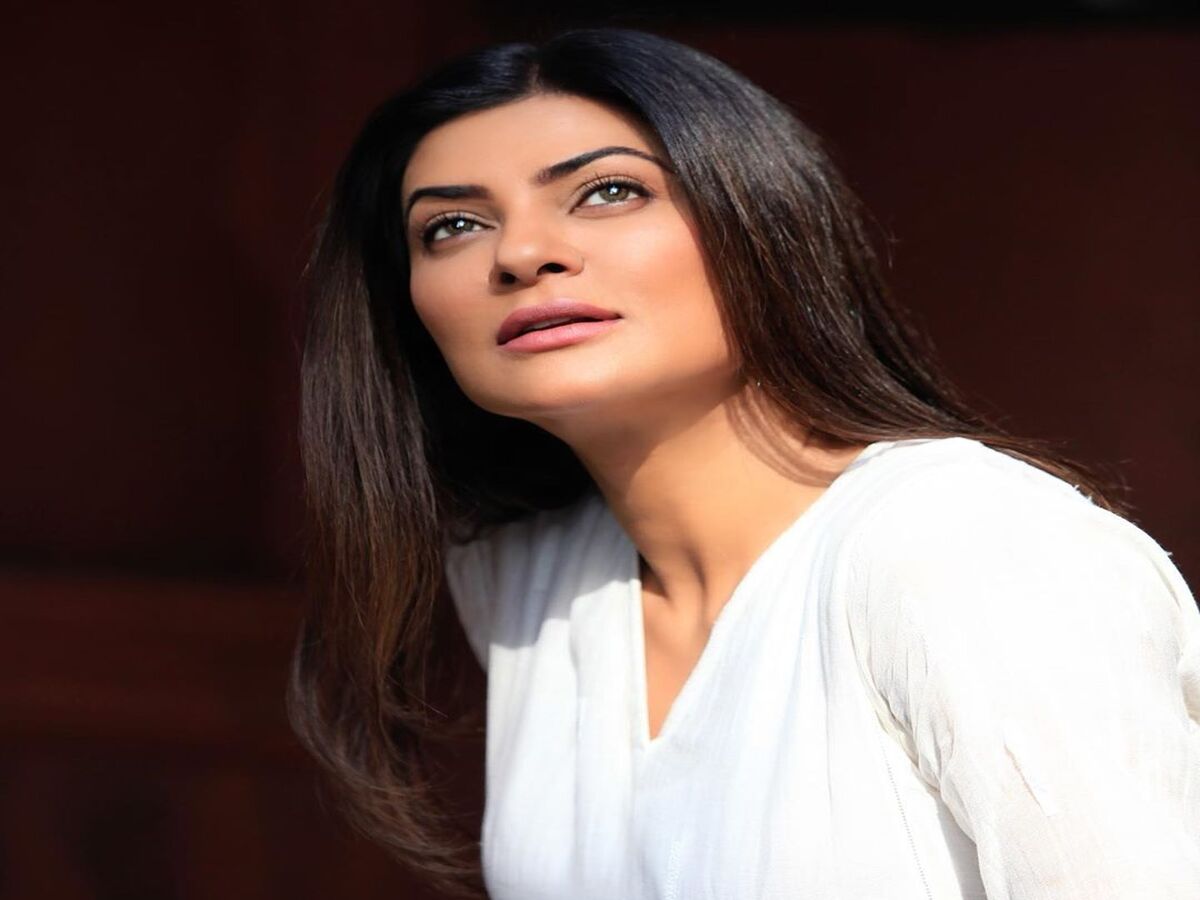 6 Inspiring Single Mothers in Bollywood You Must Know - Photo Gallery