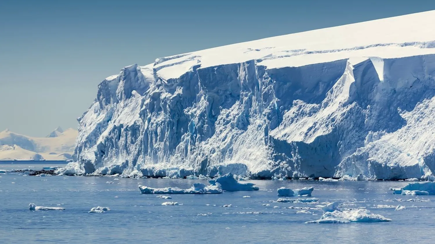 glaciers-in-crisis-from-alpine-rockslides-to-global-ice-melt Glaciers in Crisis: From Alpine Rockslides to Global Ice Melt - Photo Gallery