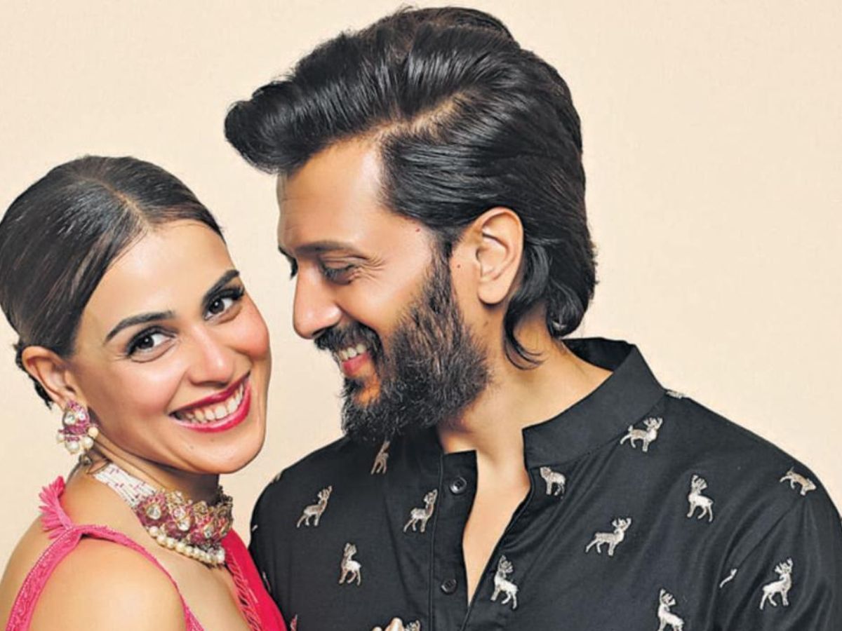 genelia-and-riteish-deshmukh-7-adorable-moments-captured-in-this-lovely-gallery-from-playful-pda-to-event-appreances Genelia And Riteish Deshmukh: 7 Adorable Moments Captured In This Lovely Gallery