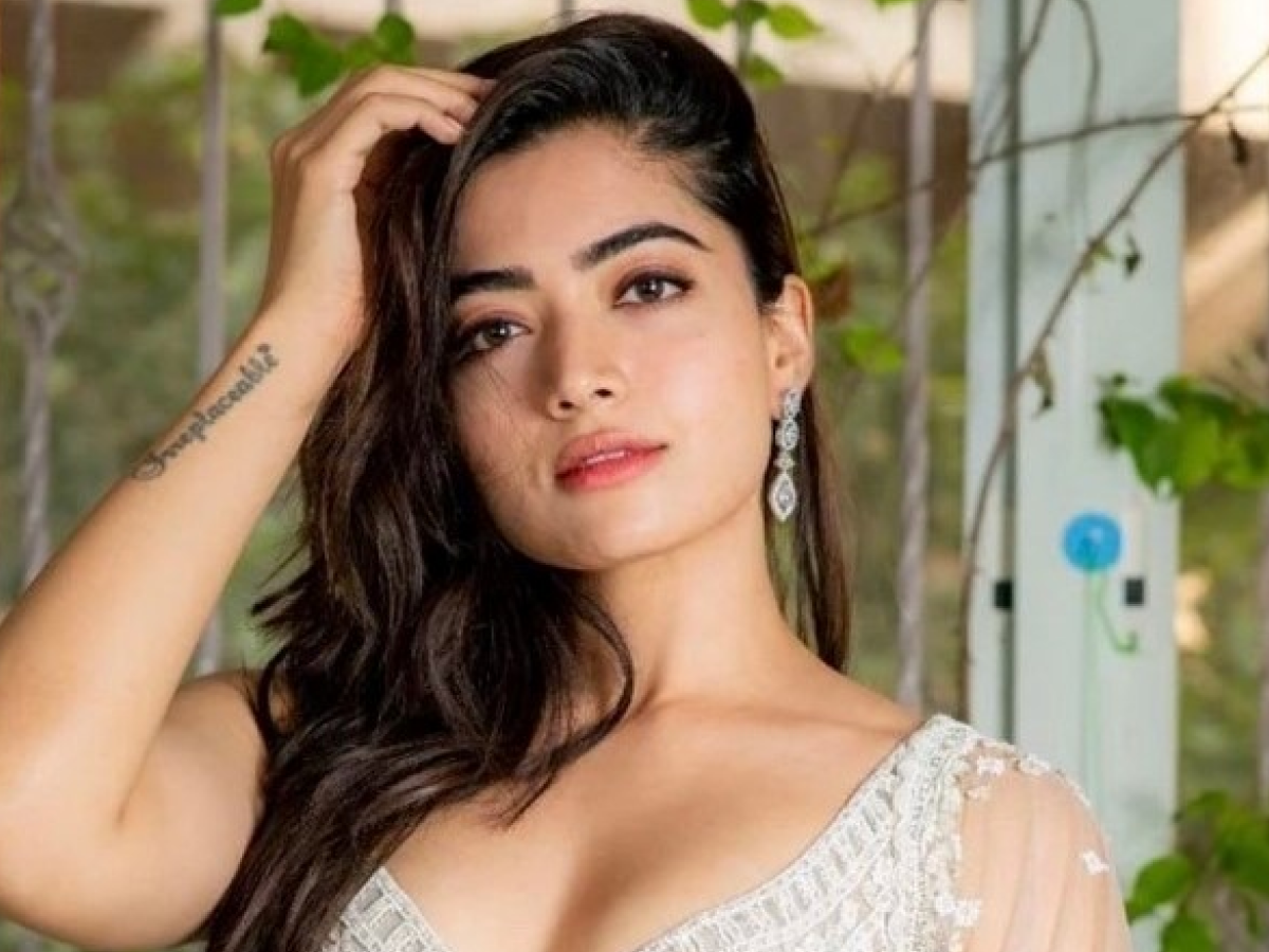 rashmika-mandanna-looks-sizzling-in-these-bold-beautiful-pics-you-just-cant-miss-them Rashmika Mandanna Looks Sizzling in These Bold & Beautiful Pics You Just Can’t Miss Them - Photo Gallery