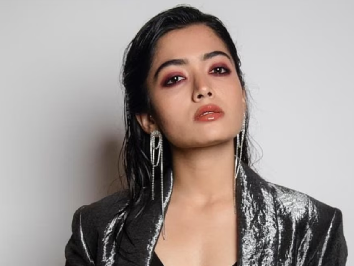 rashmika-mandanna-looks-sizzling-in-these-bold-beautiful-pics-you-just-cant-miss-them Rashmika Mandanna Looks Sizzling in These Bold & Beautiful Pics You Just Can’t Miss Them - Photo Gallery