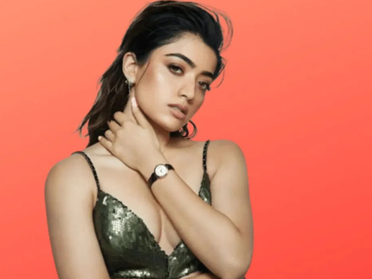 rashmika-mandanna-looks-sizzling-in-these-bold-beautiful-pics-you-just-cant-miss-them Rashmika Mandanna Looks Sizzling in These Bold & Beautiful Pics You Just Can’t Miss Them - Photo Gallery