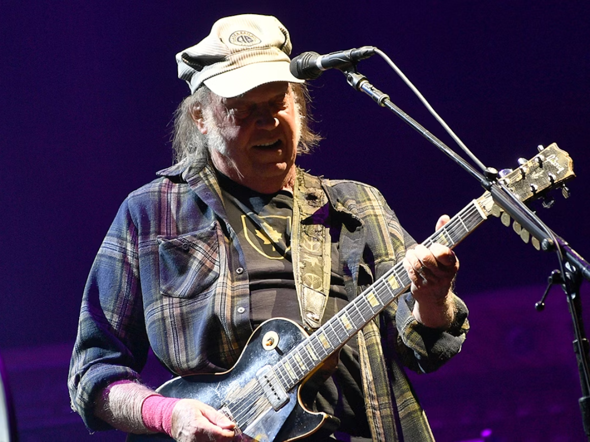 the-most-iconic-performances-at-glastonbury-music-festival-2025-in-pics The Most Iconic Performances At Glastonbury Music Festival 2025: In Pics - Photo Gallery