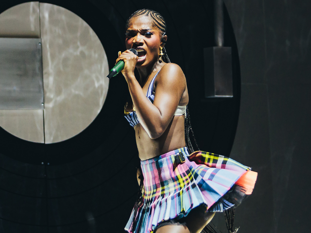 the-most-iconic-performances-at-glastonbury-music-festival-2025-in-pics The Most Iconic Performances At Glastonbury Music Festival 2025: In Pics - Photo Gallery