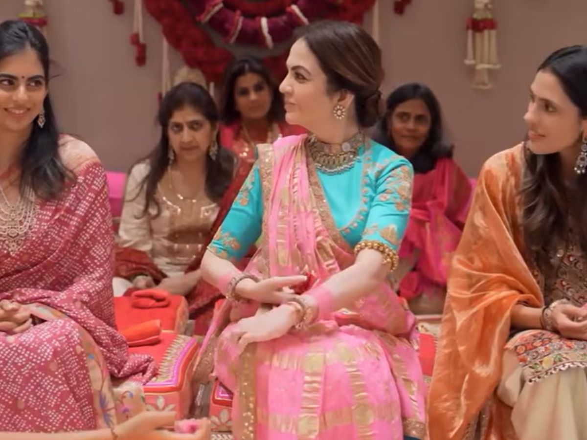 nita-ambani-madurai-cotton-gharchola-saree-that-took-10-months-to-make-detailed-look-inside Nita Ambani’s Madurai Gharchola Saree Took 10 Months to Weave: Here’s Why It’s Special - Photo Gallery