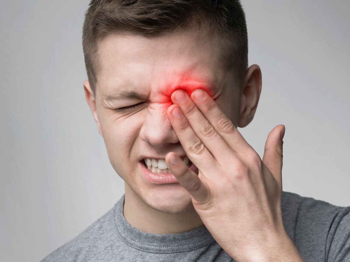 signs-and-symptoms-of-dengue-fever-early-warning-high-fever-joint-pain-rash-fatigue 6 Common Signs and Symptoms of Dengue You Shouldn’t Ignore - Photo Gallery