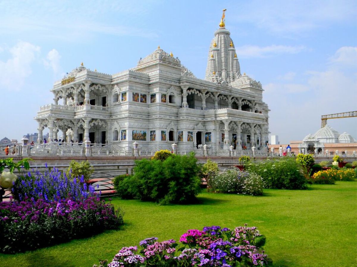 janmashtami-2025-7-temples-entirely-dedicated-to-krishna-devotees-and-traditional-celebrations-in-india Janmashtami 2025: 7 Temples Dedicated Entirely To Krishna Devotees And Traditions - Photo Gallery