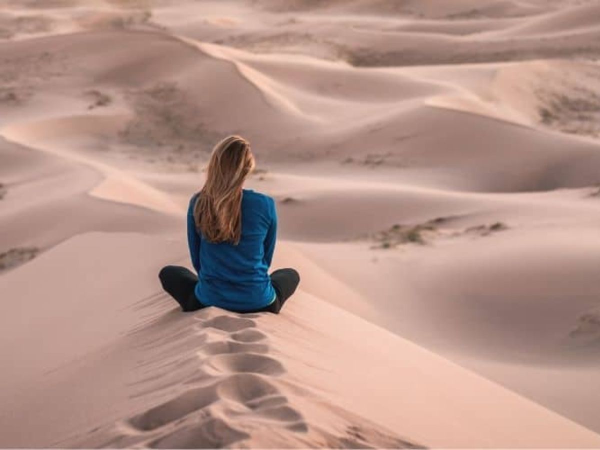 grounded-growth-6-ways-to-stay-balanced-while-climbing-ladder-of-success-in-life-tips-that-work 6 Ways to Stay Grounded While Growing in Life Without Losing Yourself - Photo Gallery